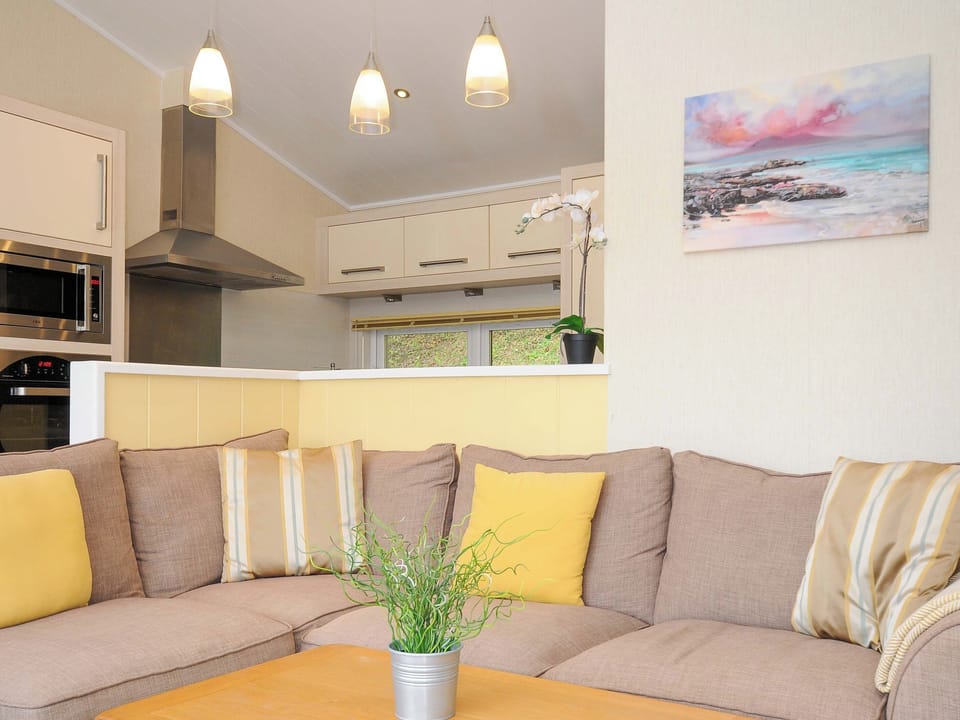 Cottage | Living area | Fireplace