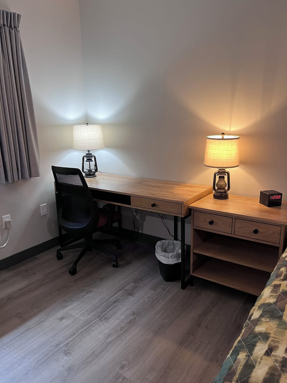 Room | Desk, blackout drapes, iron/ironing board, free WiFi
