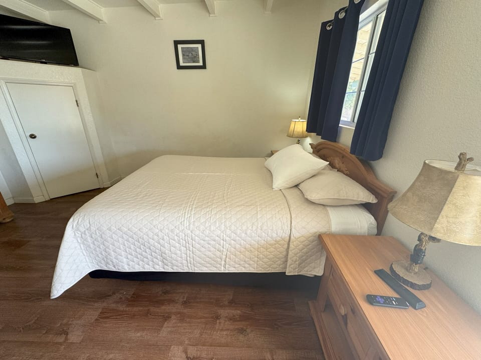 Standard Room, 1 Queen Bed, Accessible | Blackout drapes, iron/ironing board, free WiFi, bed sheets