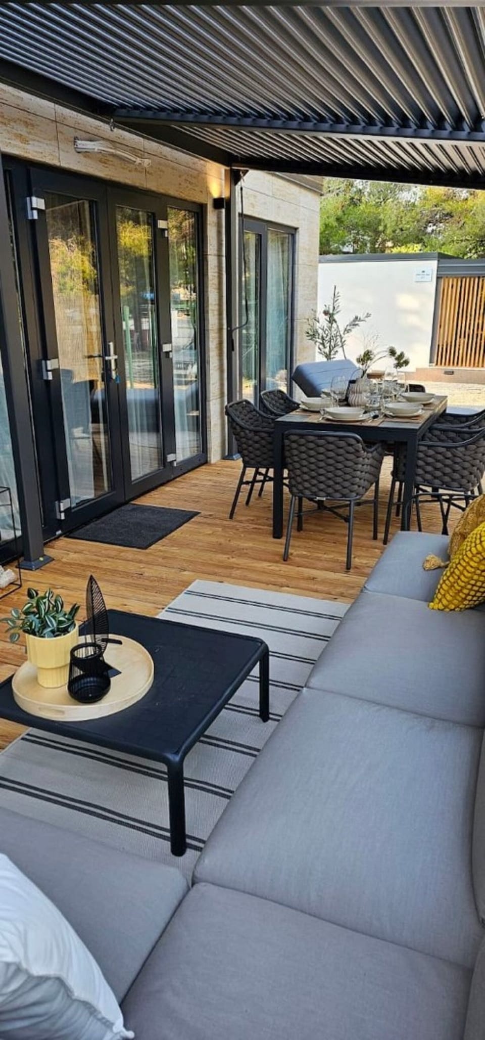 Outdoor dining