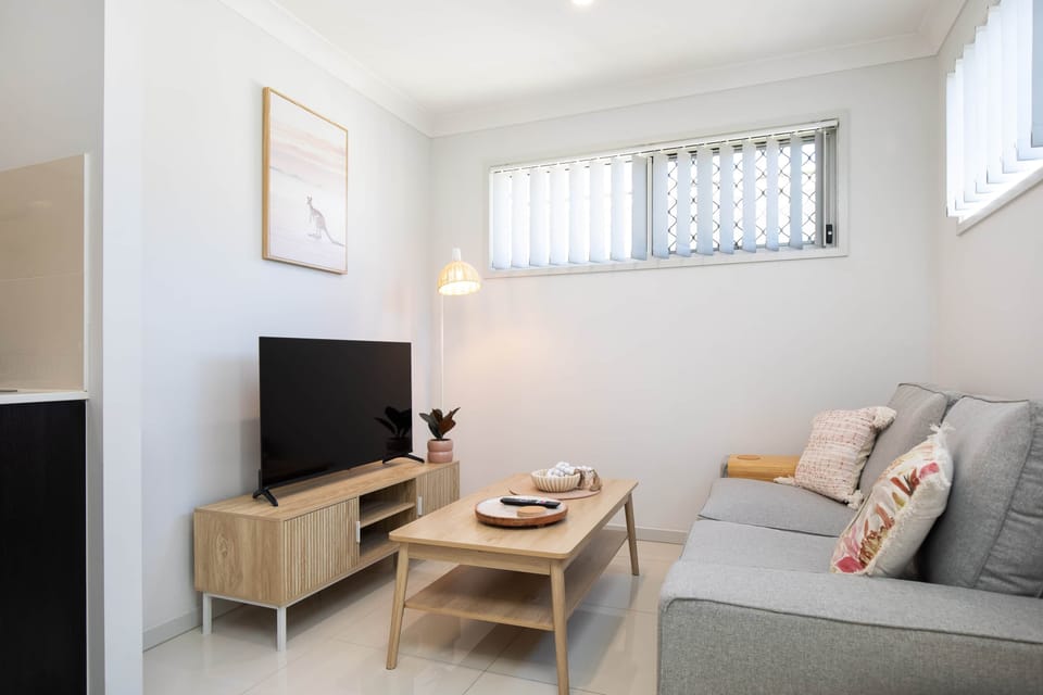 Private Living Room (2)