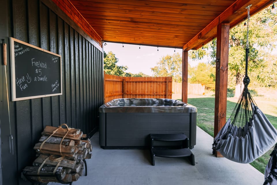 Hot Tub (Firewood no longer sold here) - The Silo Cottage