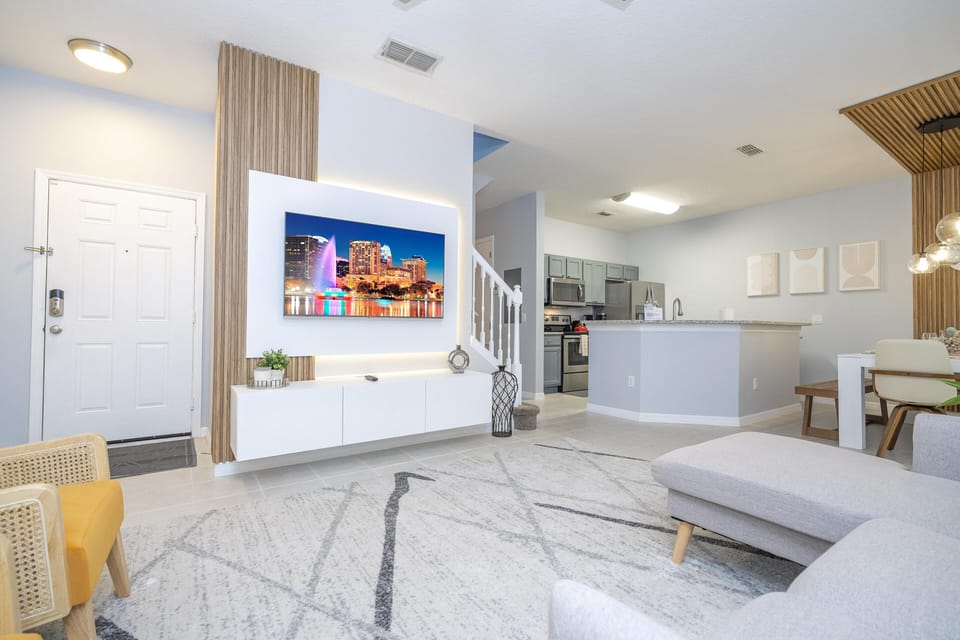 Open floor plan / Living Room Smart TV