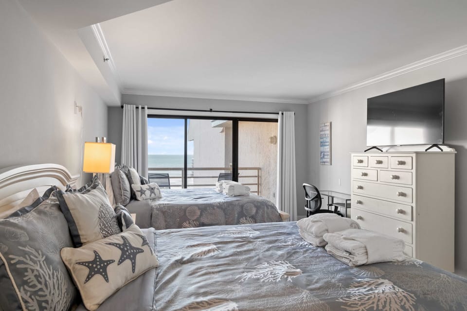 Guest bedroom 