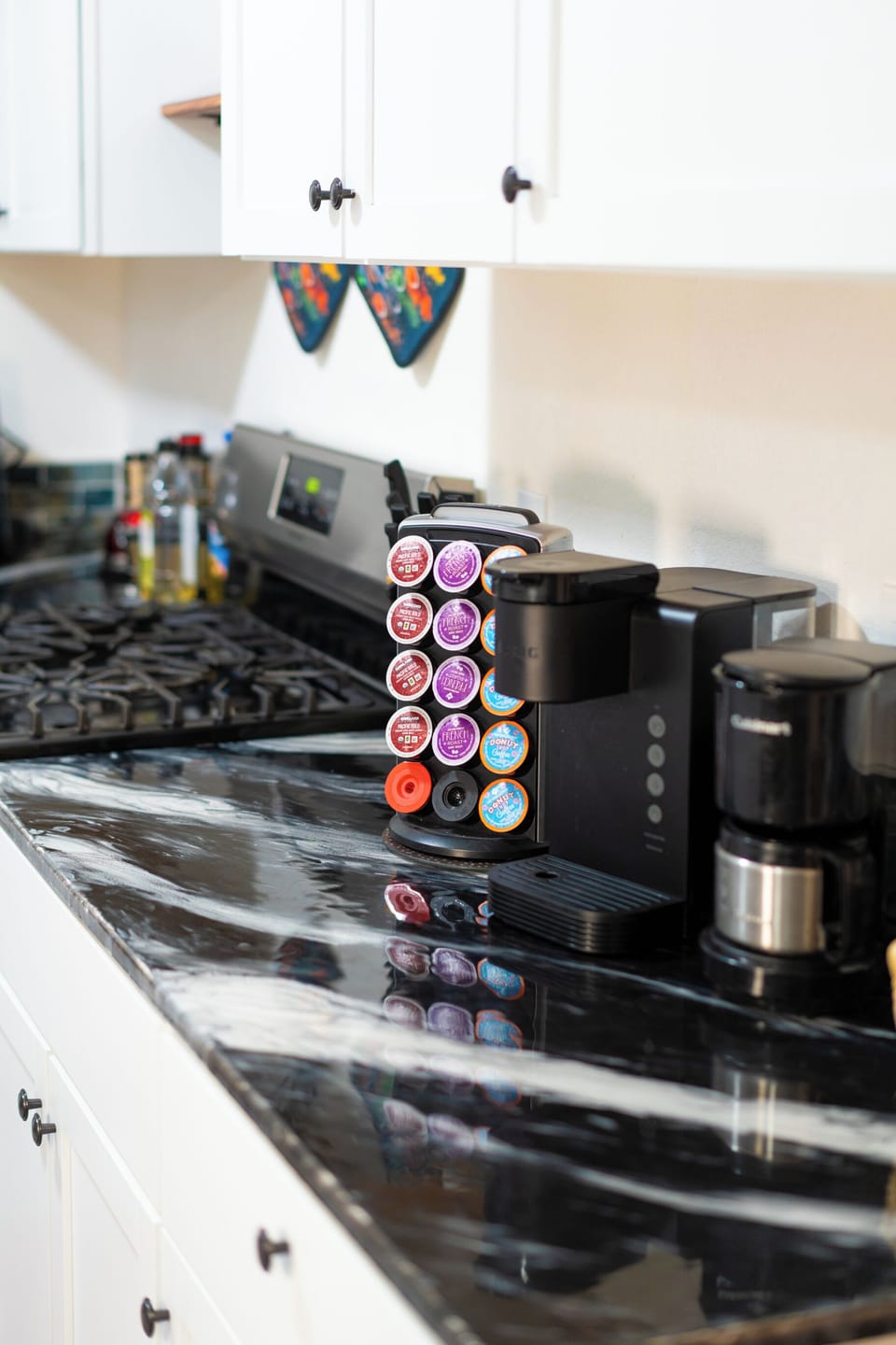 Coffee pot and coffee pods available. 