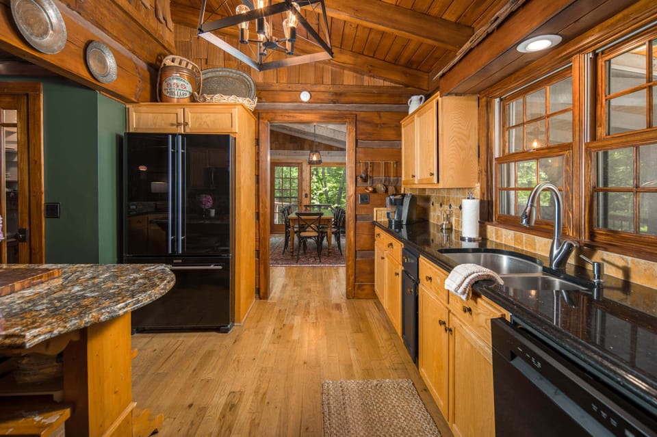 Well-appointed kitchen with everything needed for your mountain getaway