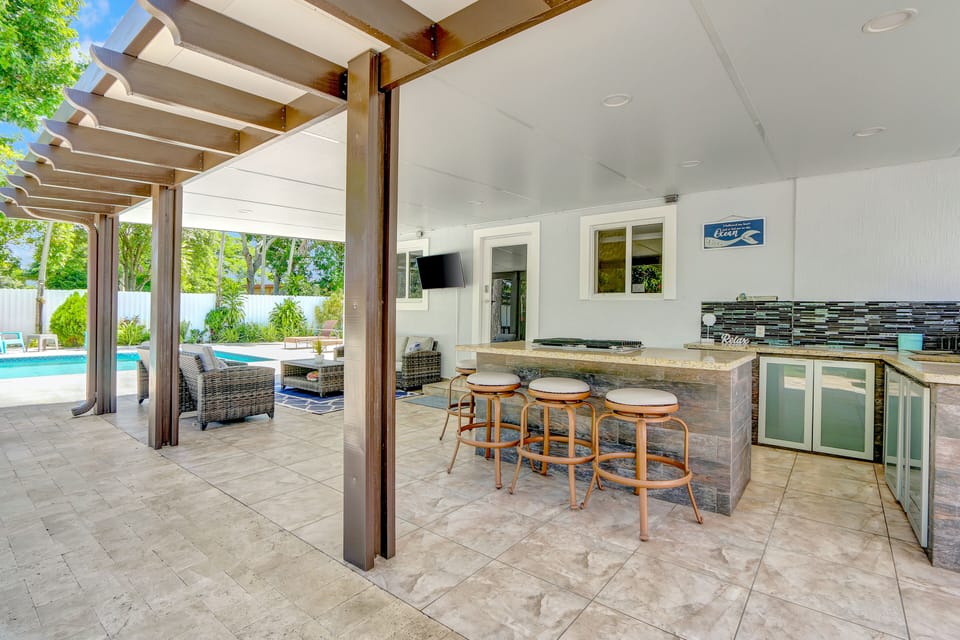 Outdoor | kitchen allowing for al fresco culinary delights