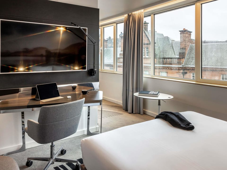Suite, 1 Queen Bed | Hypo-allergenic bedding, minibar, in-room safe, desk