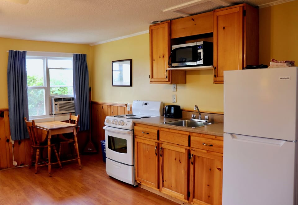 Traditional Cottage | Private kitchen | Coffee/tea maker