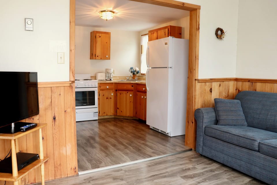 Economy Duplex, 2 Bedrooms | Living area | TV