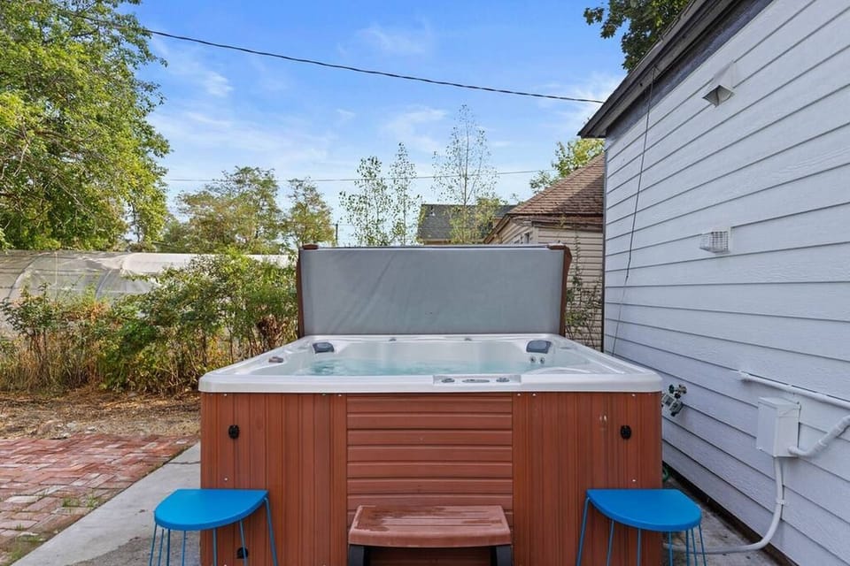 Hot Tub