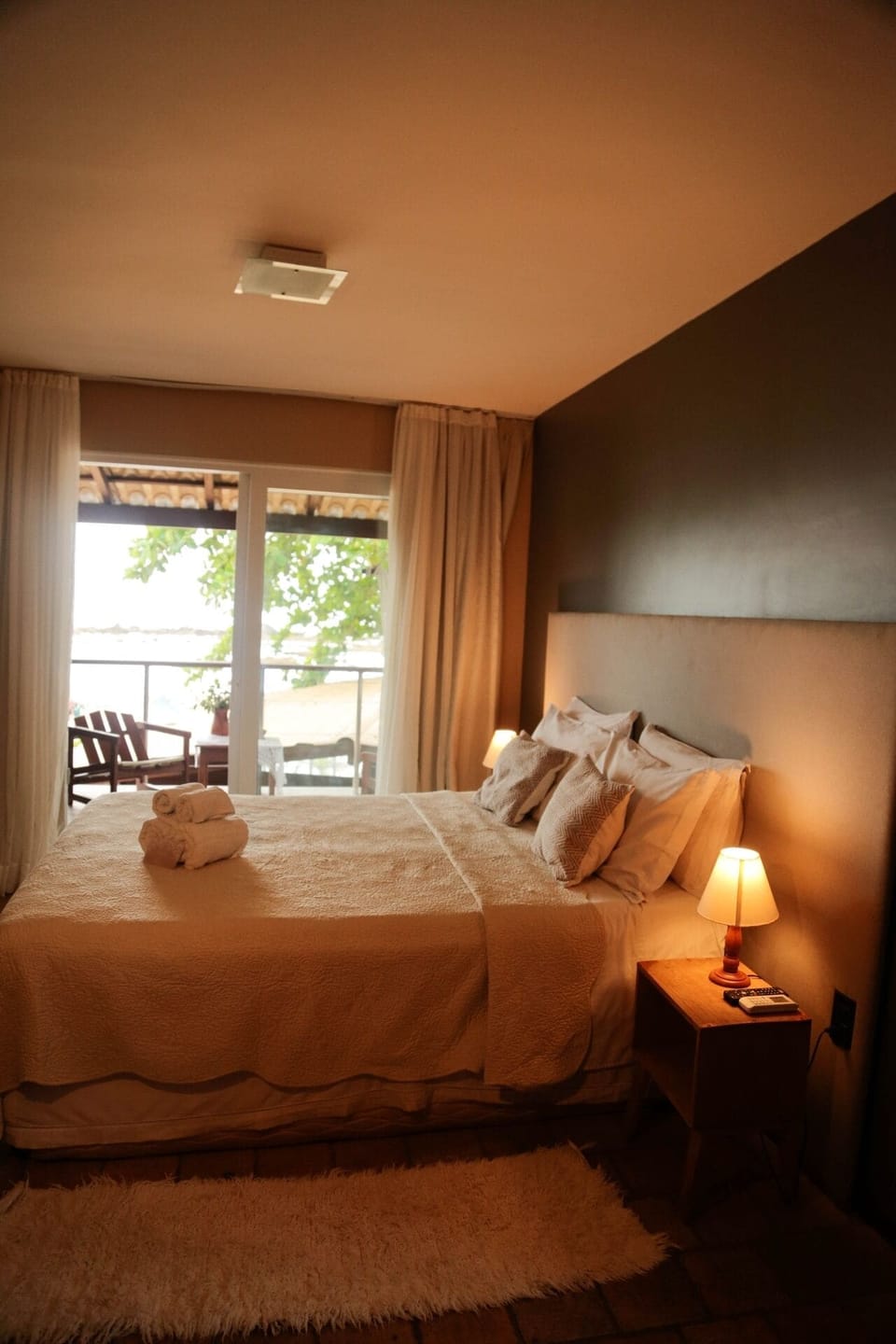 Master Room | Minibar, blackout drapes, free WiFi, bed sheets