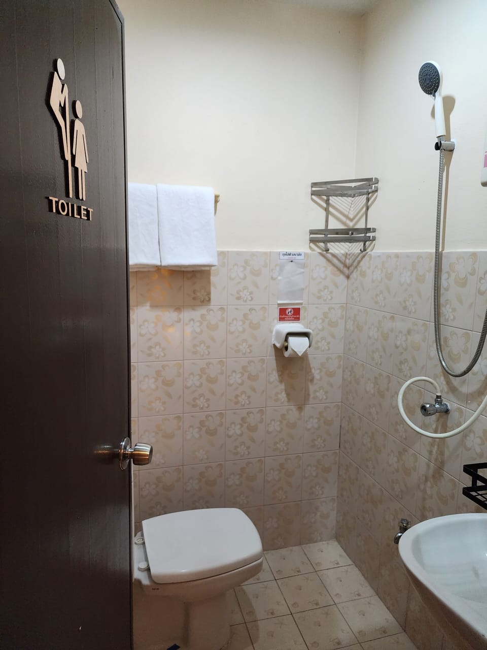 The Travellers House - Pet Friendly Accommodation Bed and Breakfast in Bangkok