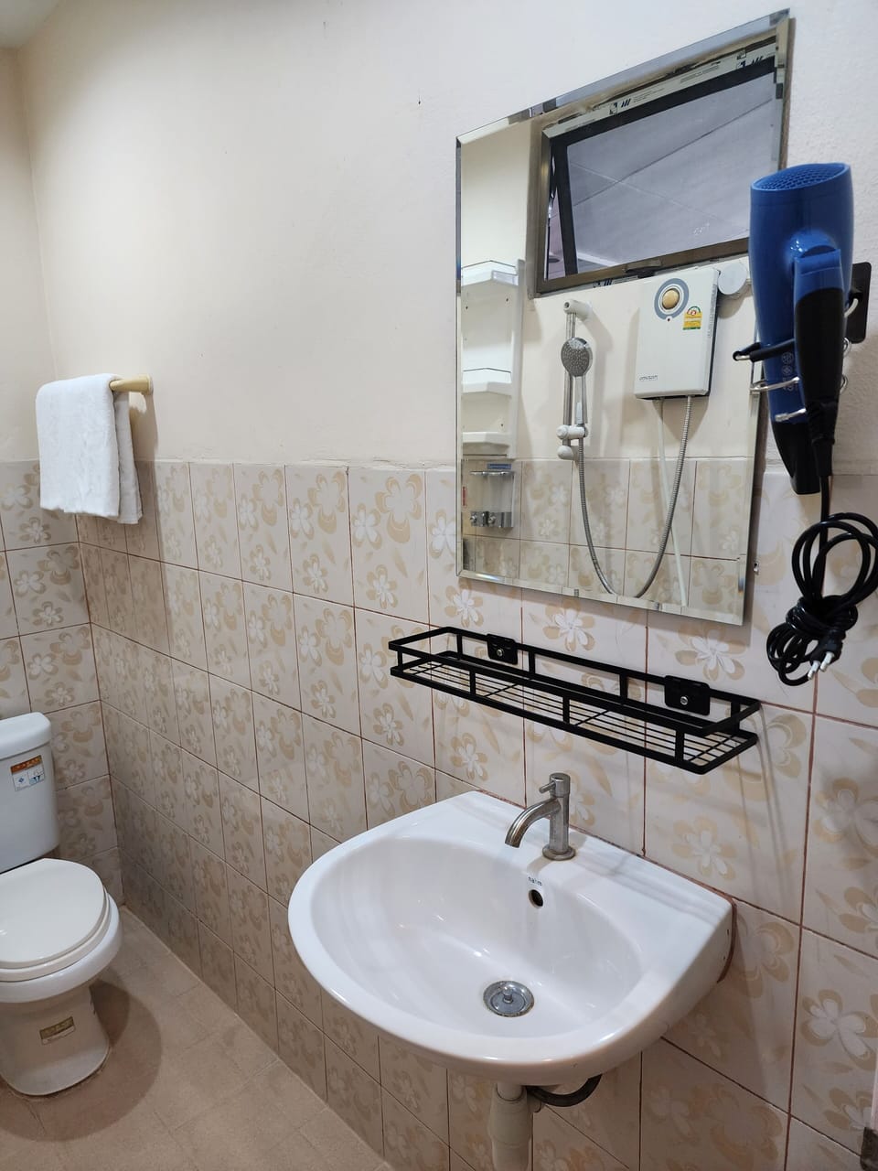 The Travellers House - Pet Friendly Accommodation Bed and Breakfast in Bangkok