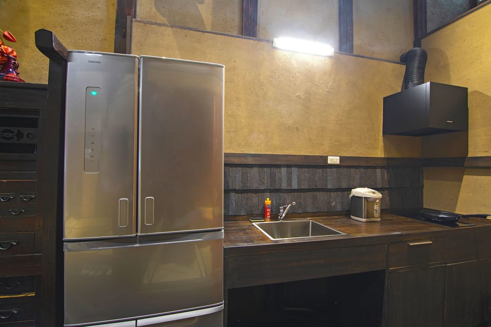 Superior Villa | Private kitchen | Fridge, microwave, stovetop, electric kettle