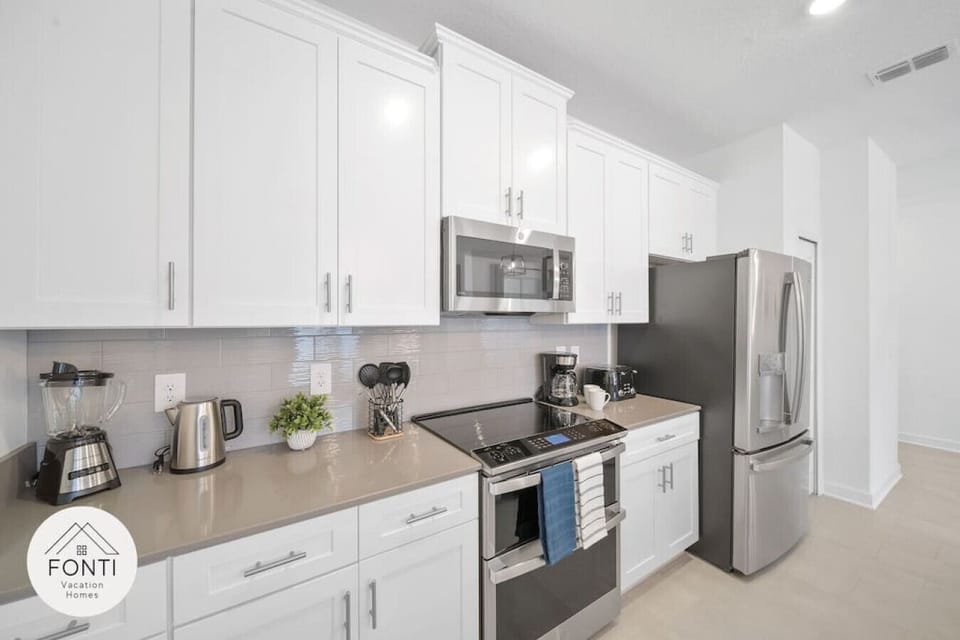 Kitchen#Disney #Parks #kingdom #springs #StoreyLake #Apartment #Vacation #Rental #waterpark #Kissimmee #Orlando #universal #citywalk