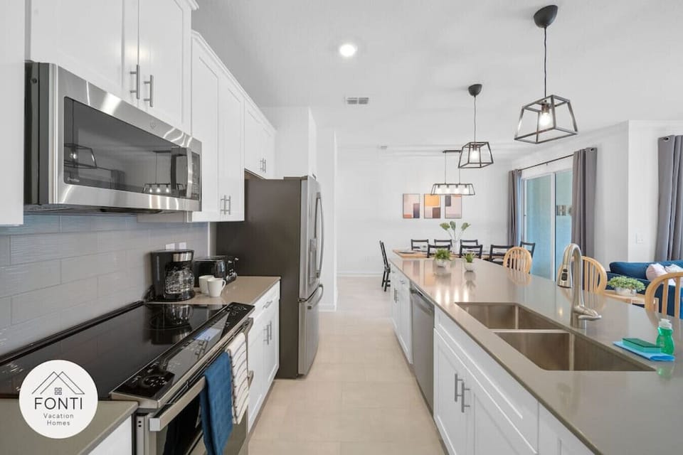 Kitchen#Disney #Parks #kingdom #springs #StoreyLake #Apartment #Vacation #Rental #waterpark #Kissimmee #Orlando #universal #citywalk