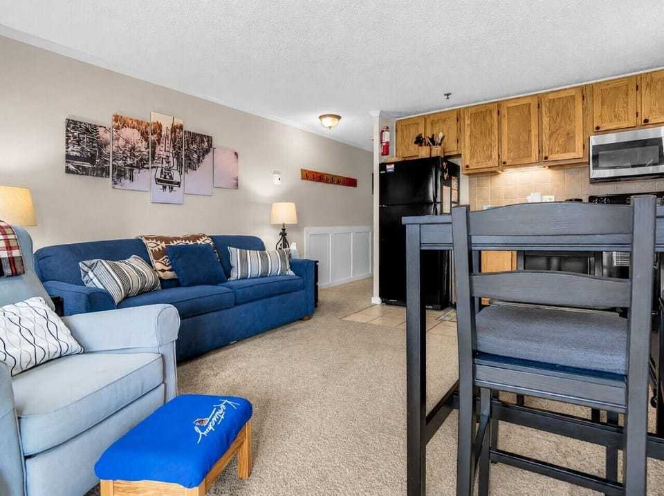 Clean and cozy condo