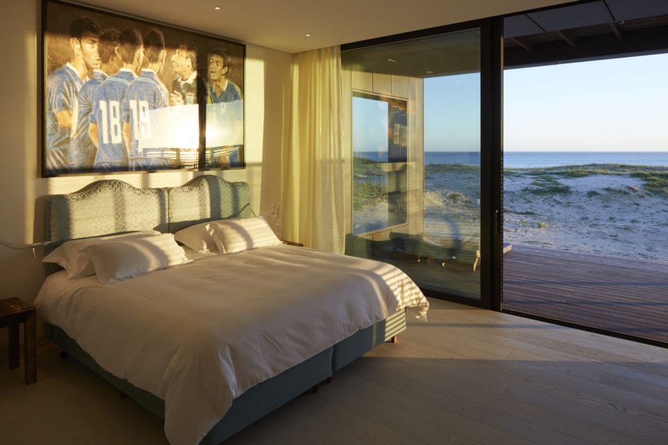 Premium bedding, in-room safe, desk, blackout drapes