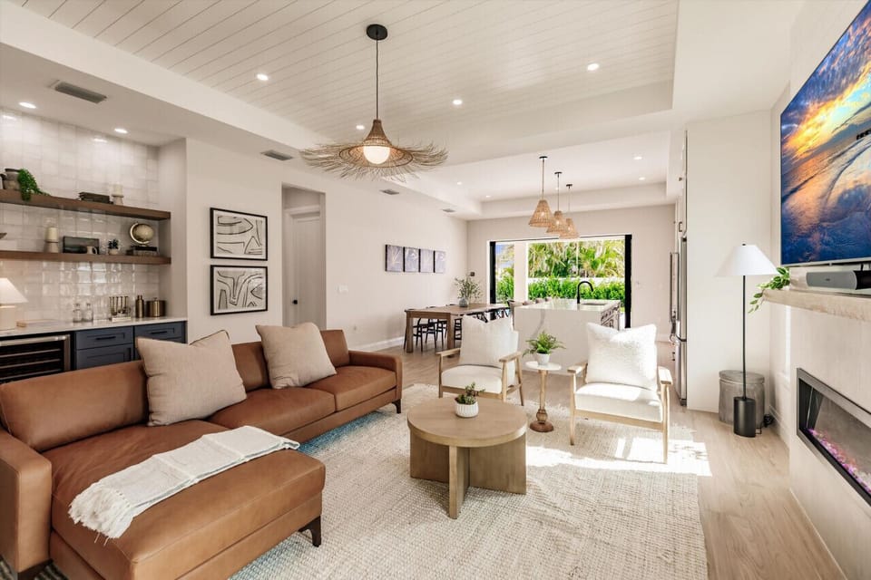 Living Room, Smart TV, Indoor Fireplace.