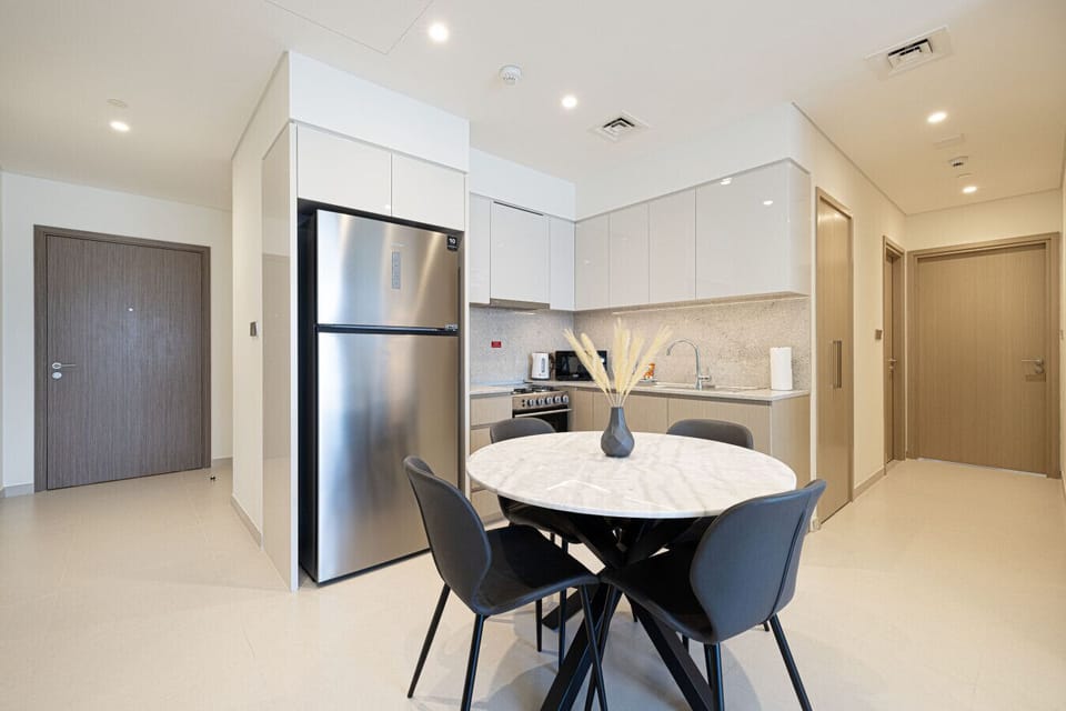 Expansive Kitchen, Stylish Dining for Four