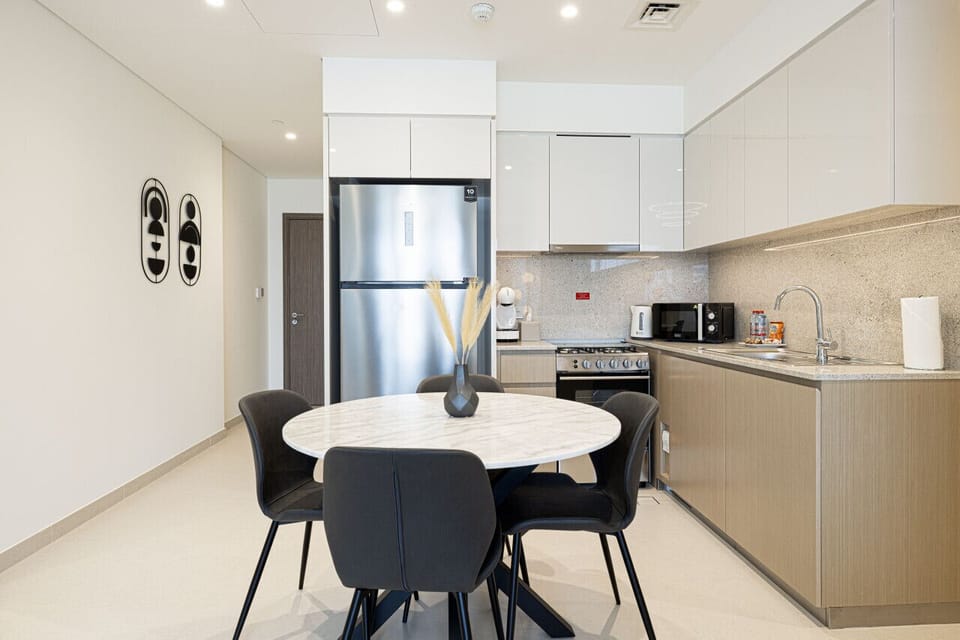 Expansive Kitchen, Stylish Dining for Four