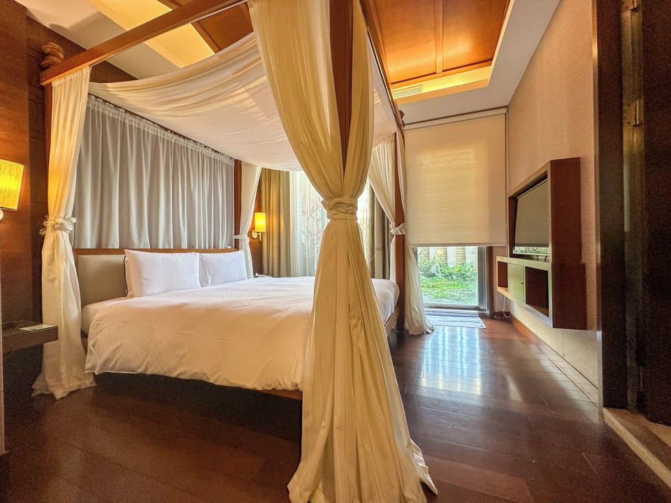 Garden View room | Premium bedding, down comforters, pillowtop beds, free minibar