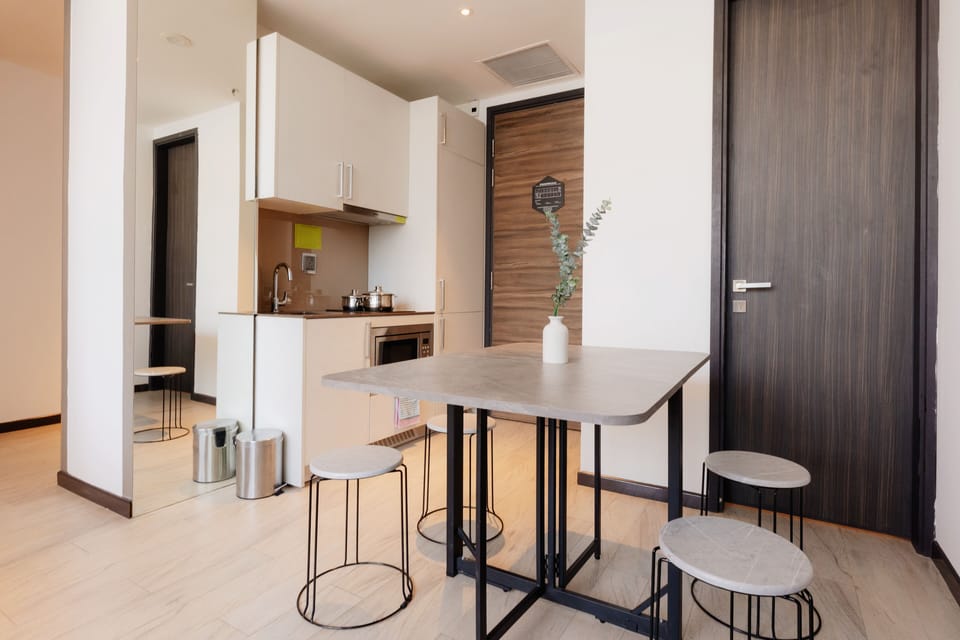 3 Bedroom Apartment with Laundry Room | Living area | 40-inch LCD TV with cable channels, TV