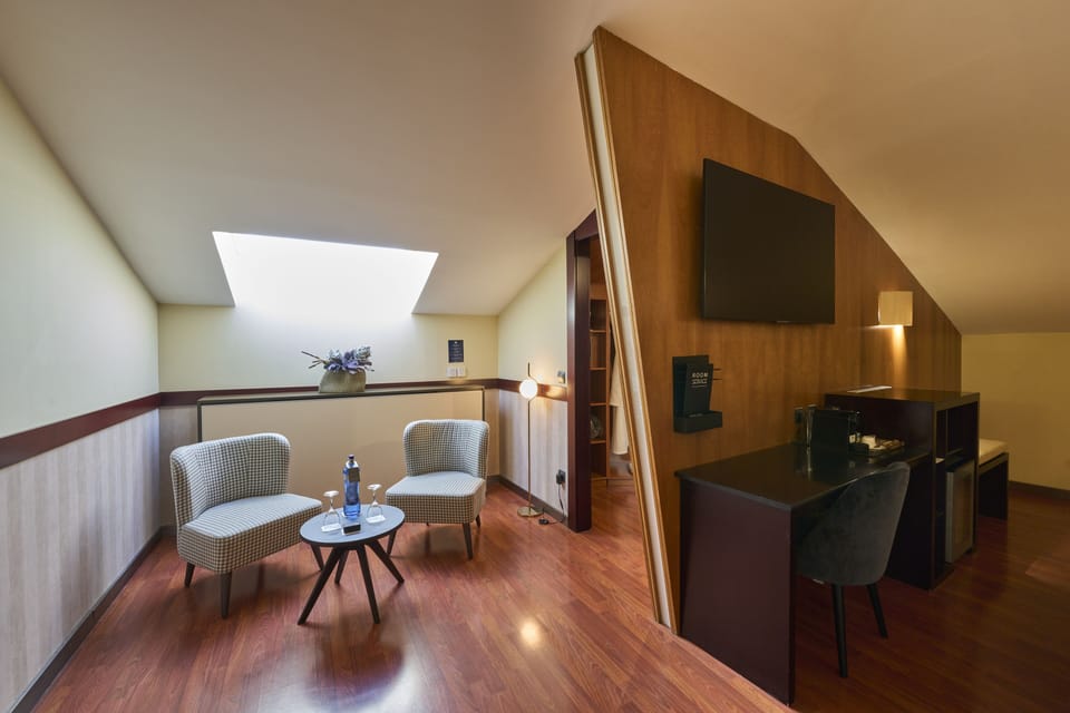 Minibar, in-room safe, desk, soundproofing