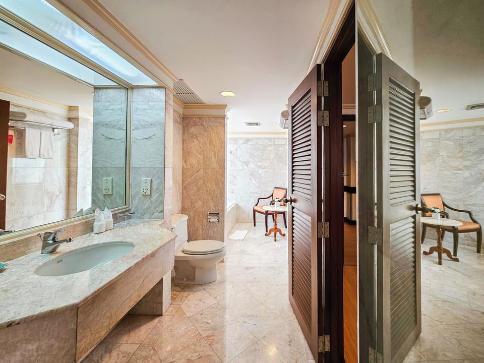 Family Suite, 2 Bedrooms | Bathroom | Free toiletries, hair dryer, bidet, towels