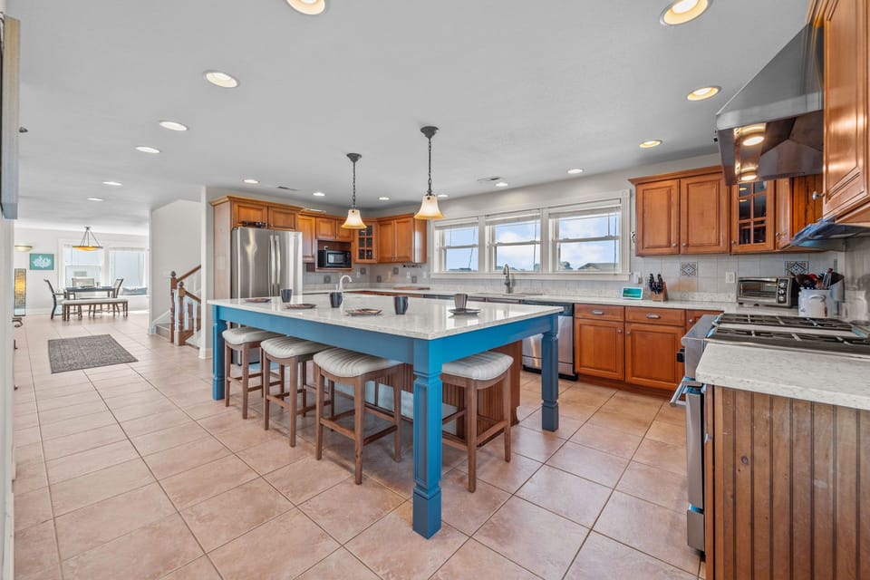 Surf or Sound Realty - 1153 - Windows Over Waves - Kitchen  -2