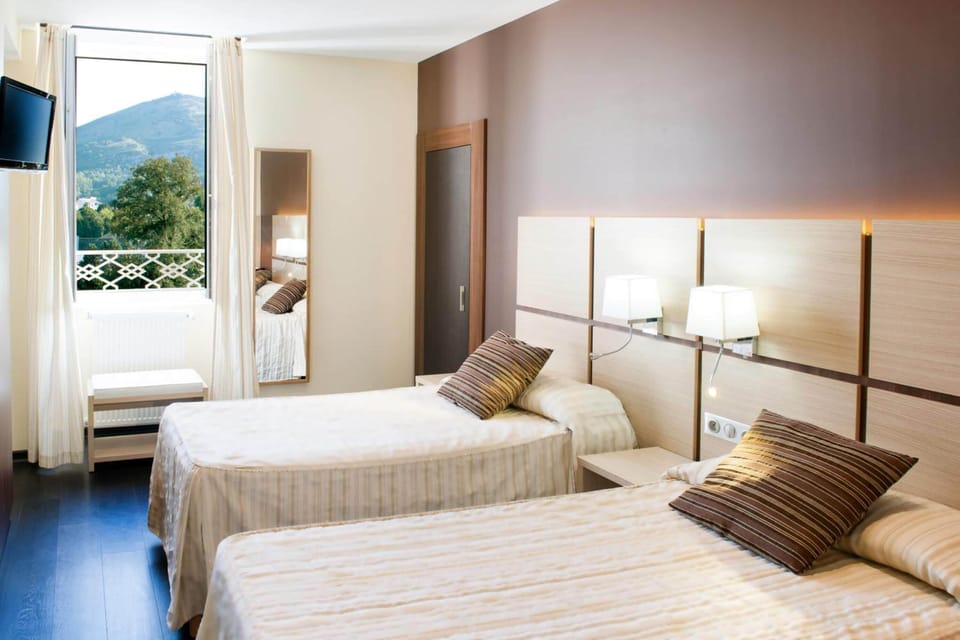 Premium bedding, in-room safe, desk, soundproofing