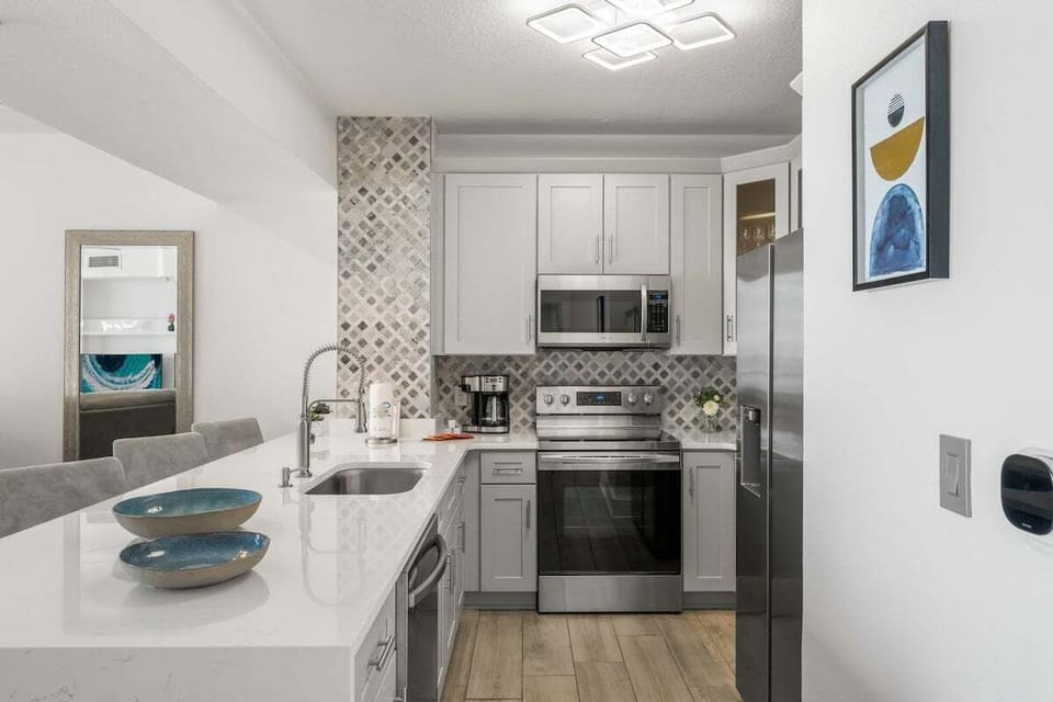 Kitchen area with a drip coffee machine
