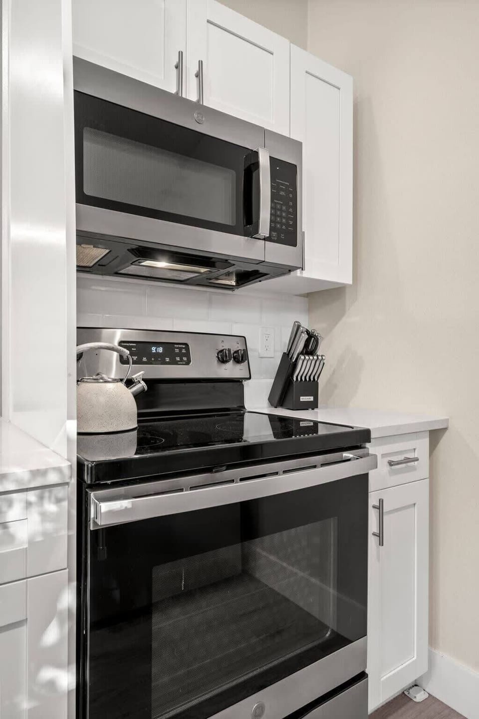 Upgraded Stainless Steel Appliances