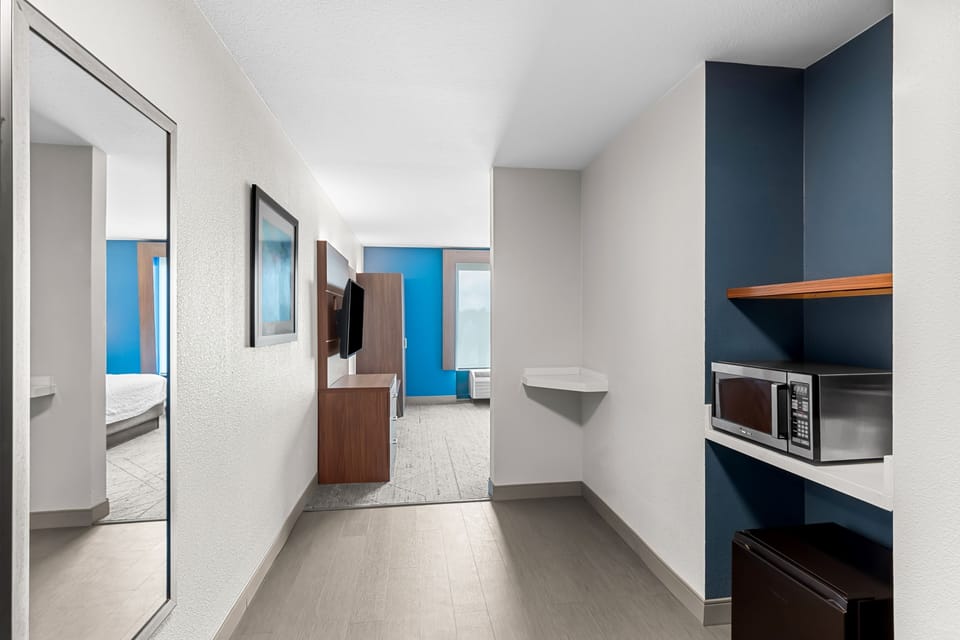 In-room safe, desk, laptop workspace, iron/ironing board