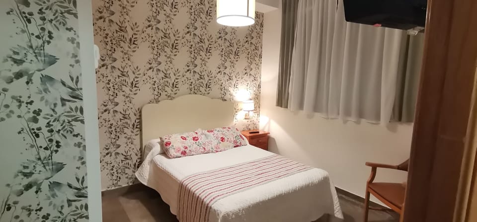 Down comforters, cribs (surcharge), WiFi (free), bed sheets