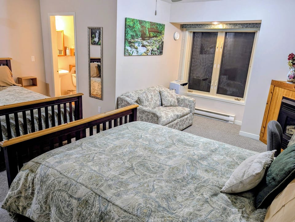 Superior Quadruple Room | Premium bedding, down comforters, pillowtop beds, individually decorated