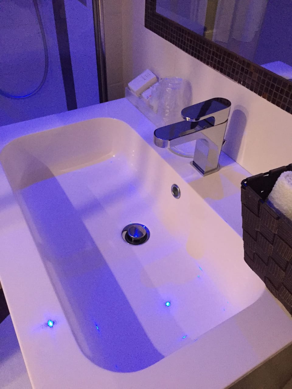 Superior Double or Twin Room, Balcony, City View | Bathroom sink