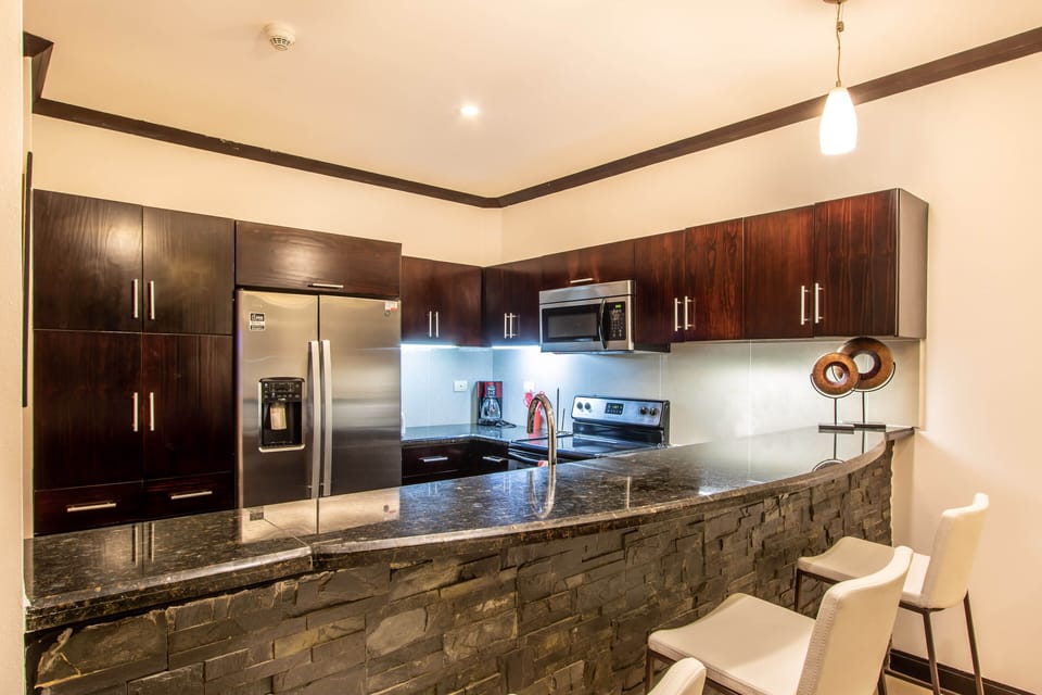 Kitchen bar