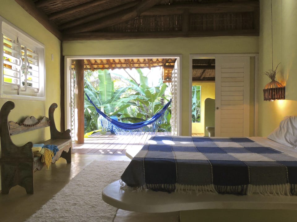 Premium Suite | Desk, WiFi (free), bed sheets