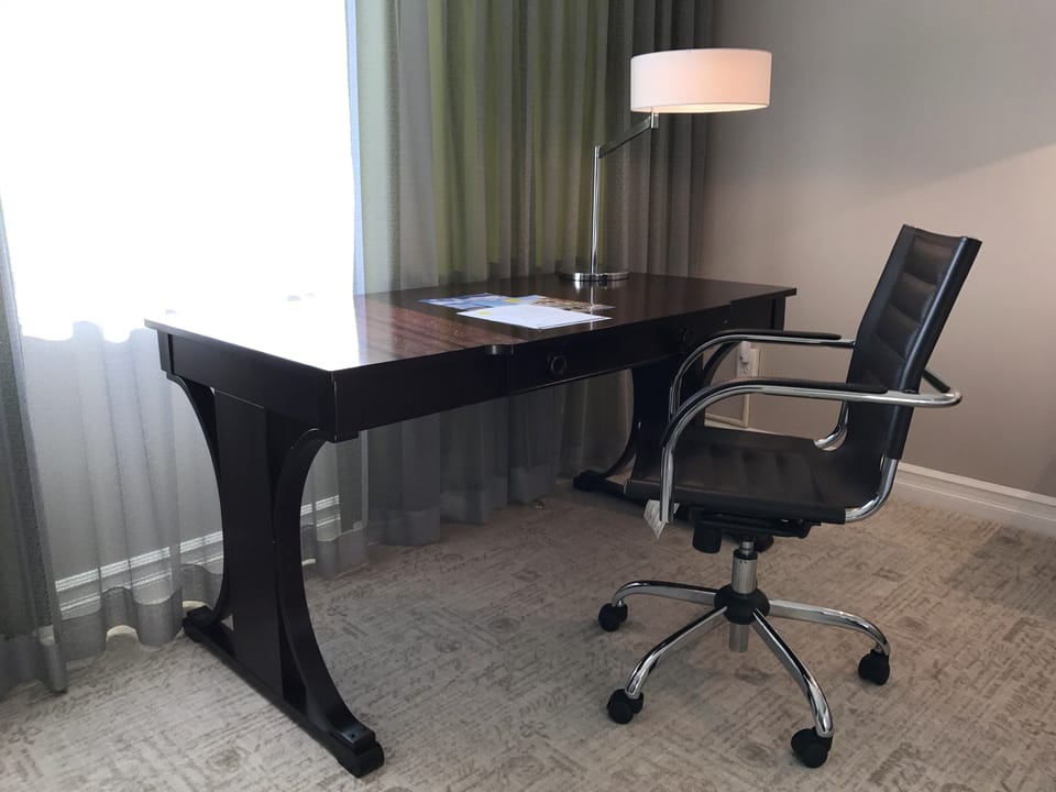 Deluxe Suite, 1 Bedroom | In-room business center