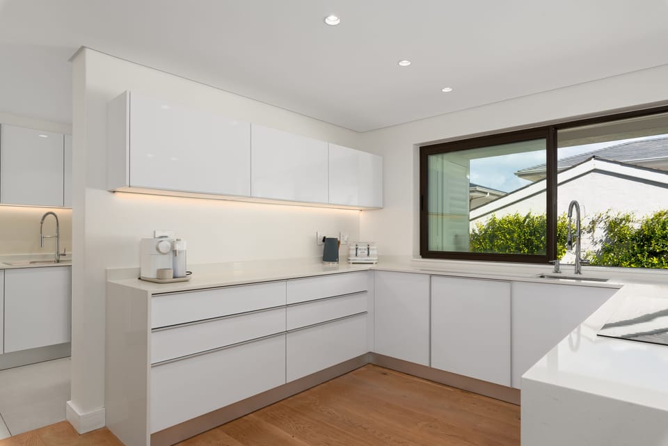 Premium Apartment | Private kitchen | Fridge, microwave, oven, stovetop
