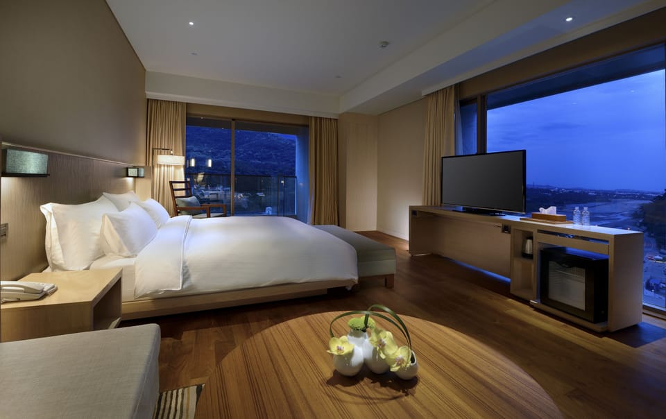 Royal Luxury Suite | Desk, blackout drapes, iron/ironing board, free WiFi