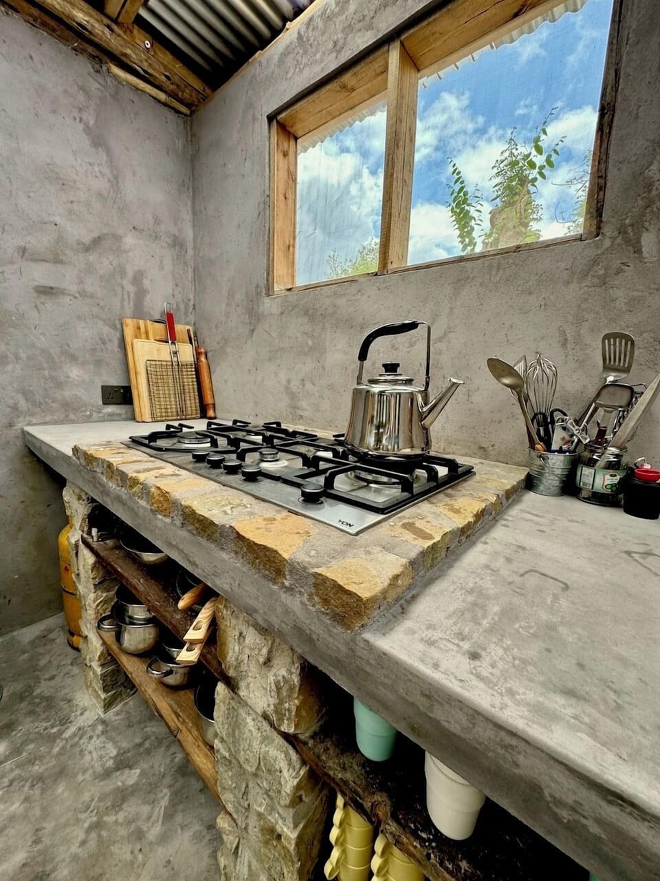Economy Suite | Shared kitchen | Highchair