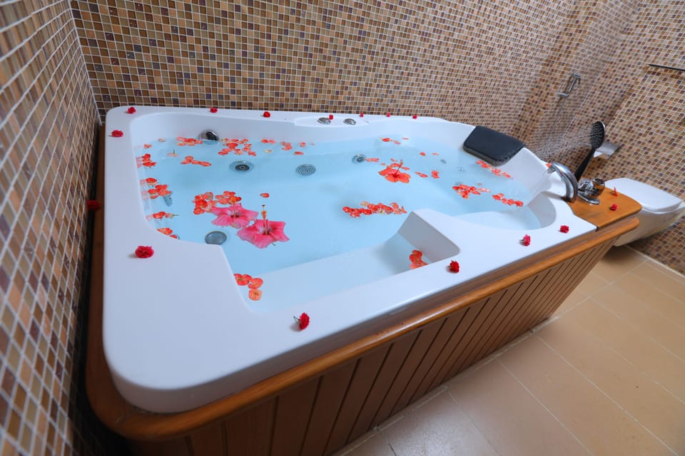 Jacuzi Suite | Jetted tub