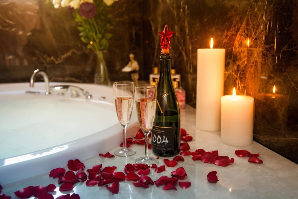 Deluxe Studio Suite | Food and drink