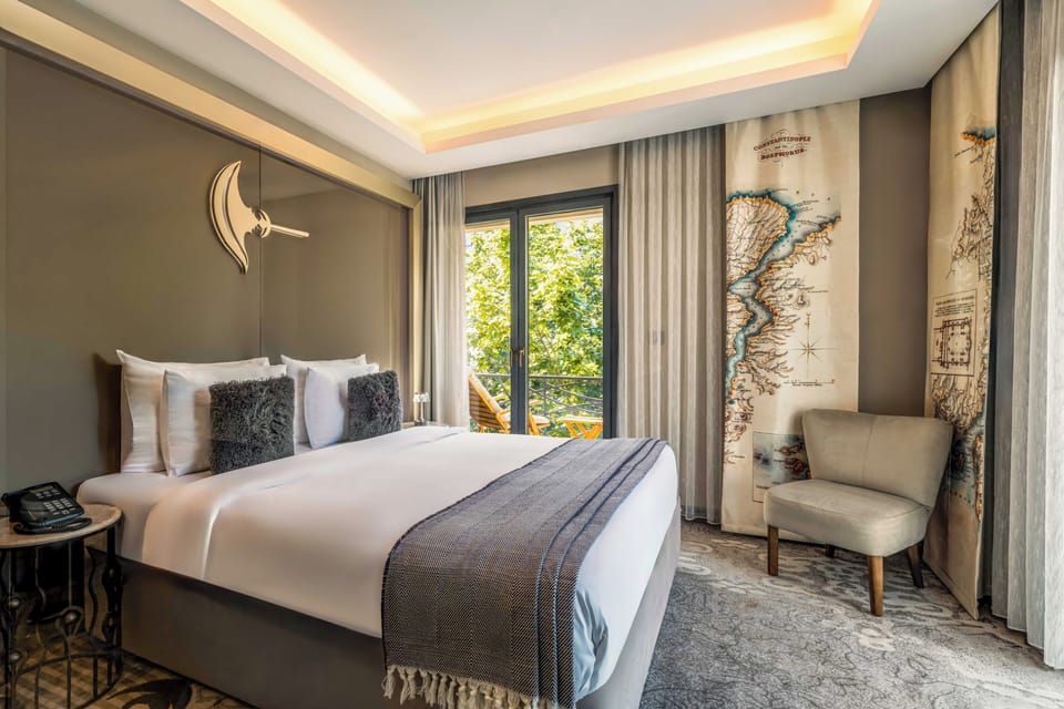 Deluxe Double Room, Terrace, Corner | Premium bedding, minibar, in-room safe, desk