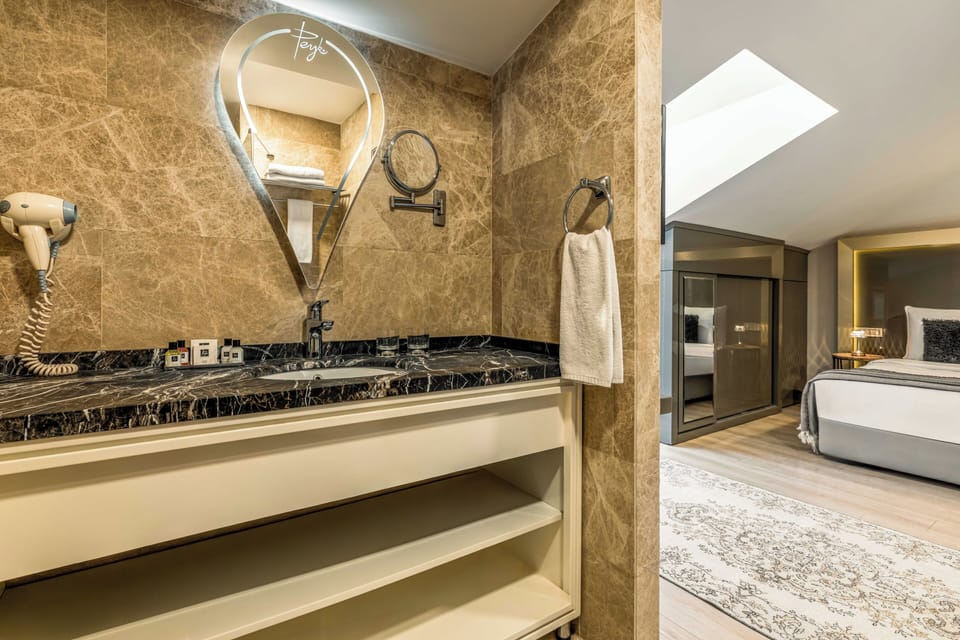 Family Room, Connecting Rooms, Balcony | Premium bedding, minibar, in-room safe, desk