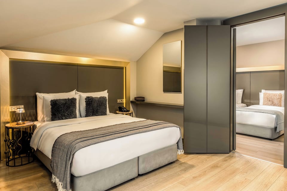 Family Room, Connecting Rooms, Balcony | Premium bedding, minibar, in-room safe, desk