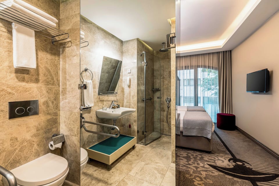 Standard Double or Twin Room | Premium bedding, minibar, in-room safe, desk